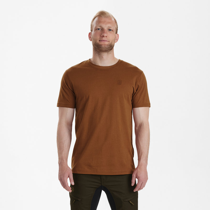 Laden Sie das Bild in Galerie -Viewer, Easton T-Shirt
