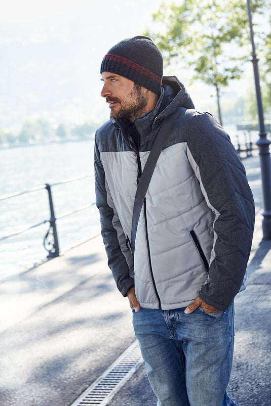 Sportliche Winterjacke mit Kapuze - JN1134