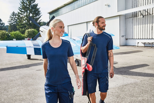 Strapazierfähiges und pflegeleichtes T-shirt mit Kontrastpaspel - JN889